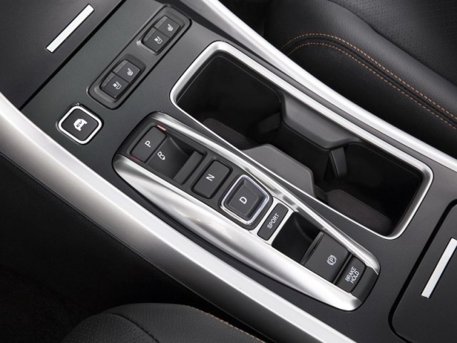 又一价格屠夫！本田从15万降至11万，配“刀片”电池，却无人识货