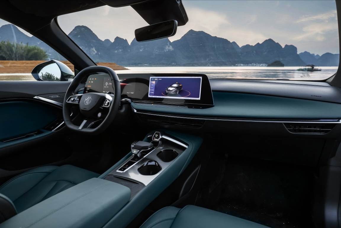 mg7重生持续发力高端运动轿跑赛道,最美轿跑mg7试驾