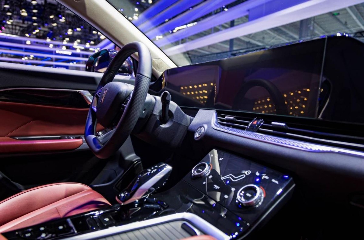 奔腾B70七十周年纪念款怎么样？1.5T四缸发动机，多种节油技术