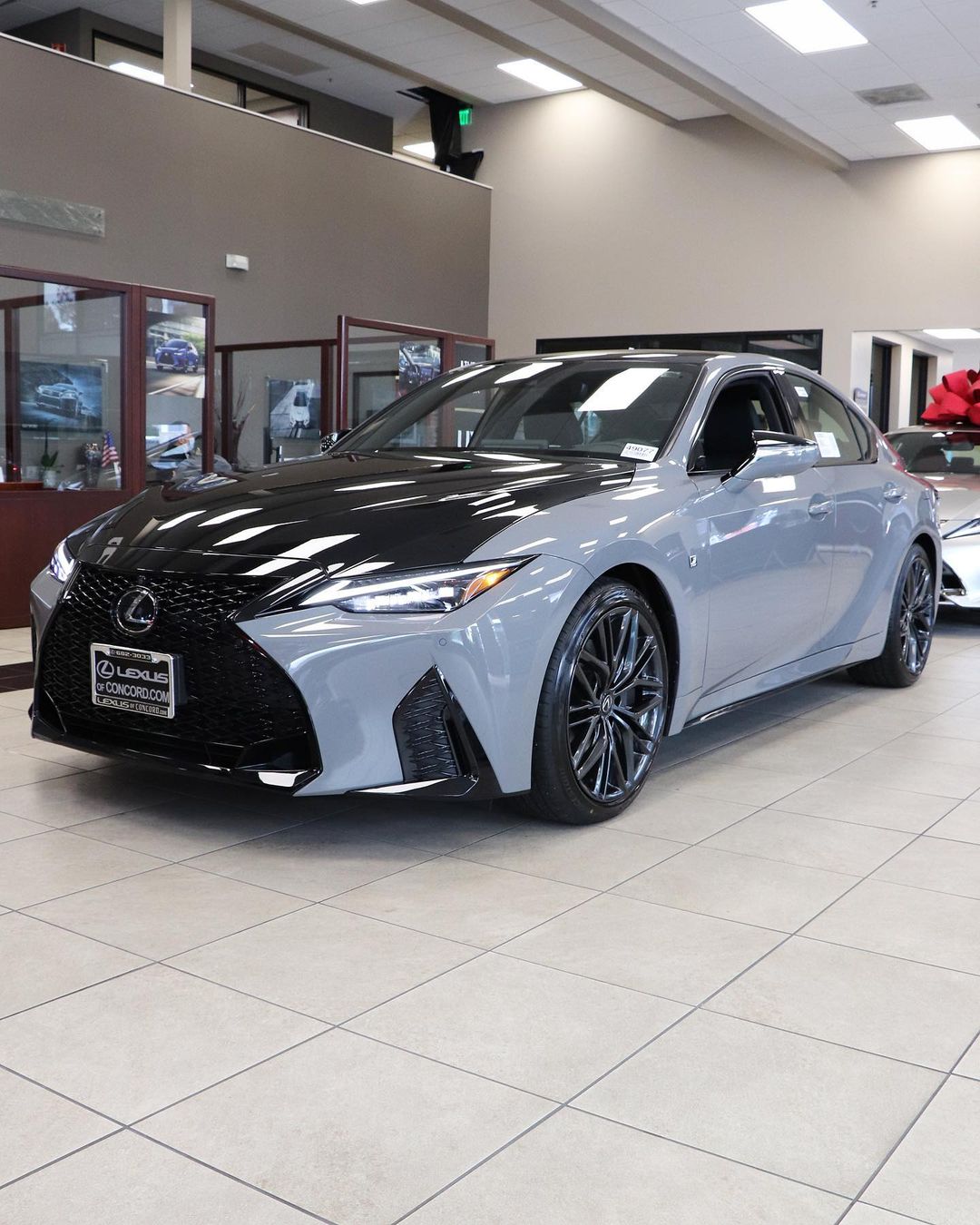 雷克萨斯is2017款300fsport版,2021款雷克萨斯is350fsport