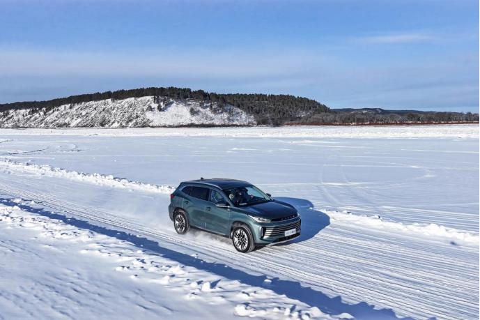 全新一代凌云实测,冰雪试驾极寒挑战揽境