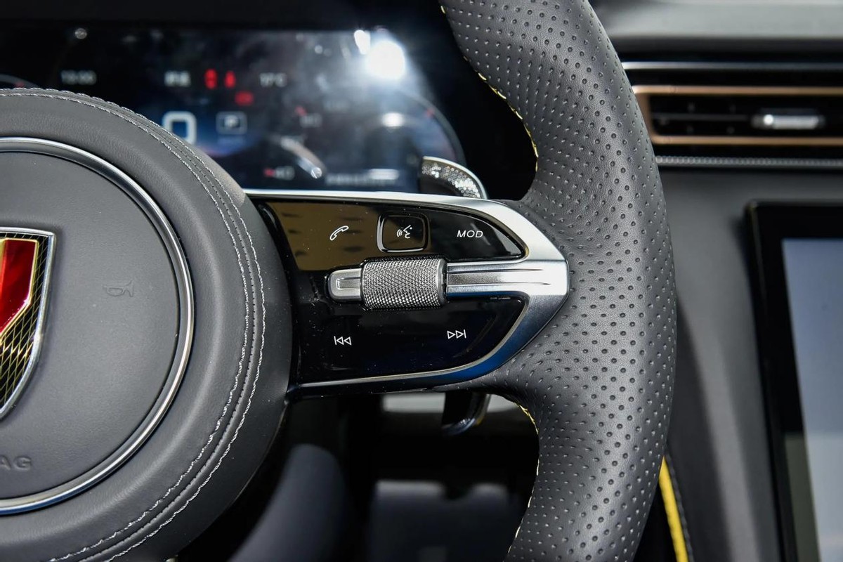 红旗h6和长安睿骋cc,红旗h6和大众cc哪个值得购买