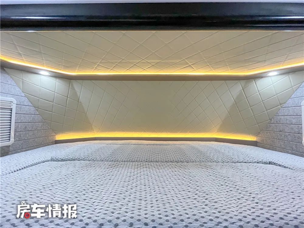 依维柯房车短轴高顶四驱b型房车,依维柯房车推荐10万到20万之间7座