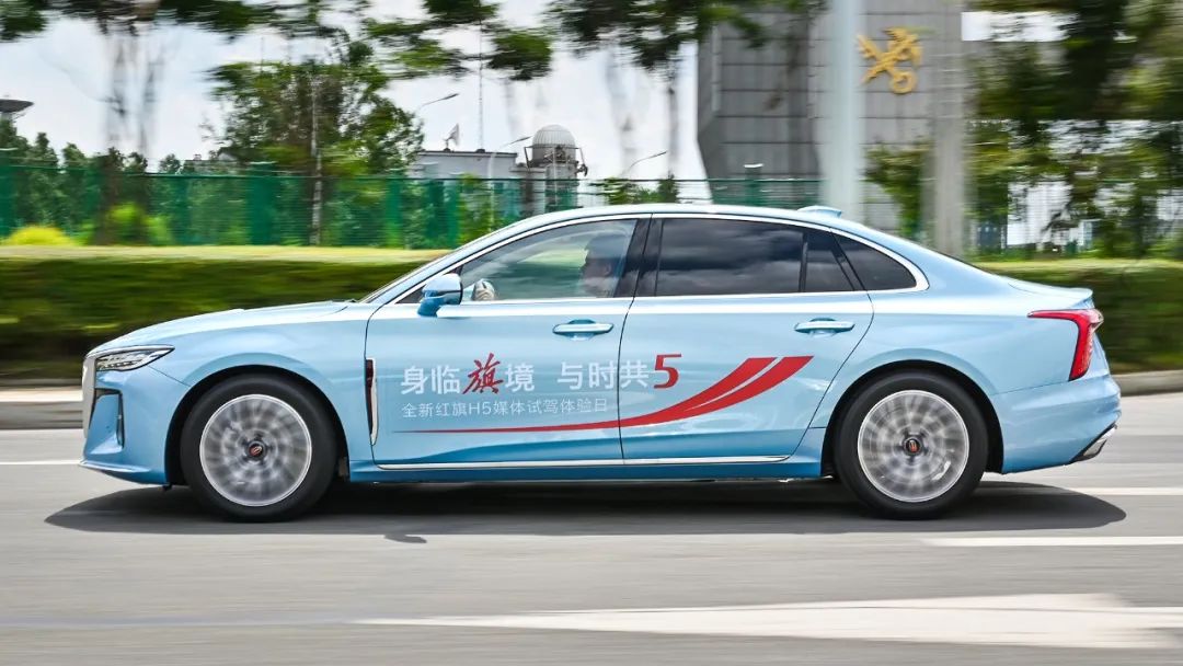 红旗h52021款1.5t落地价,全新红旗h51.5t值得买吗