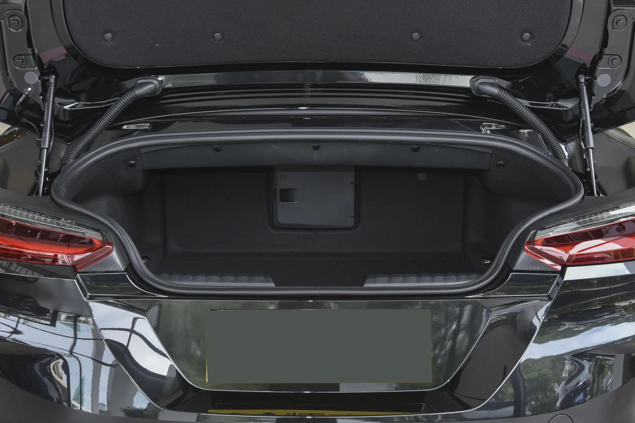 保时捷718敞篷和宝马z4买哪个好,宝马z4concept敞篷跑车