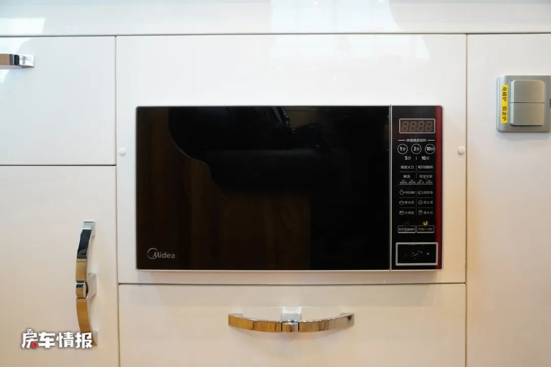 五十铃900p与五十铃700p四驱房车,新星五十铃700p轻卡房车2022款