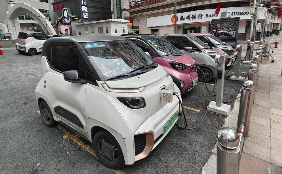 五菱宏光为什么说是神车,为什么都说五菱宏光叫神车