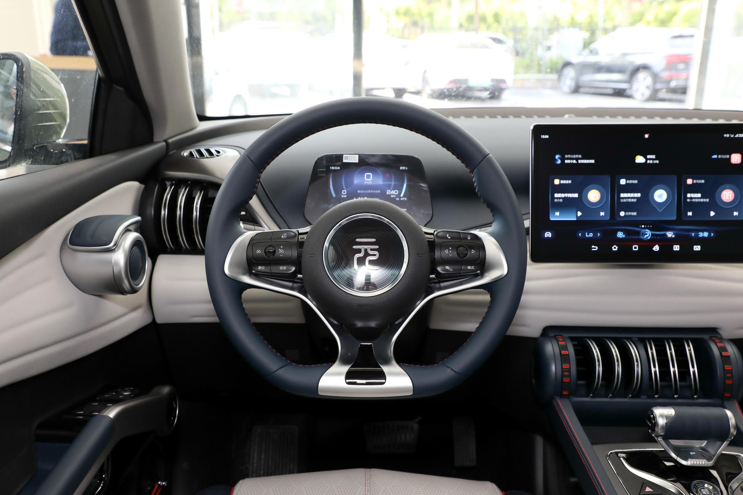 7.3秒破百204马力，好养省心，大空间代步车，带你看比亚迪元PLUS