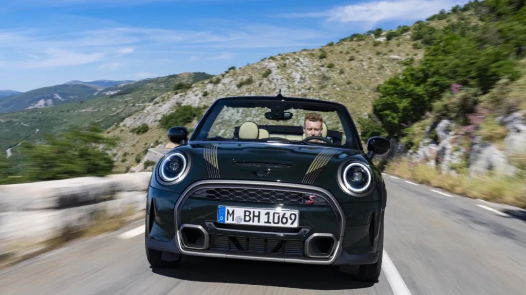 梅雨即将结束，开上这些敞篷车共赴夏日盛宴