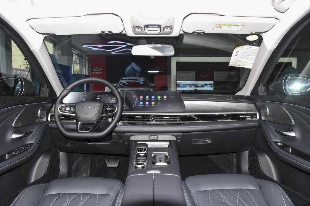 奇瑞艾瑞泽8新款2022手动挡,艾瑞泽8测评与试驾1.6低速抖动