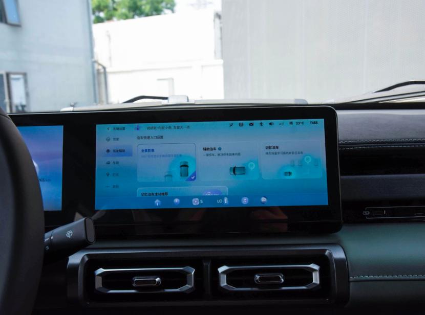 宝骏和吉姆尼对比,新宝骏越野车吉姆尼