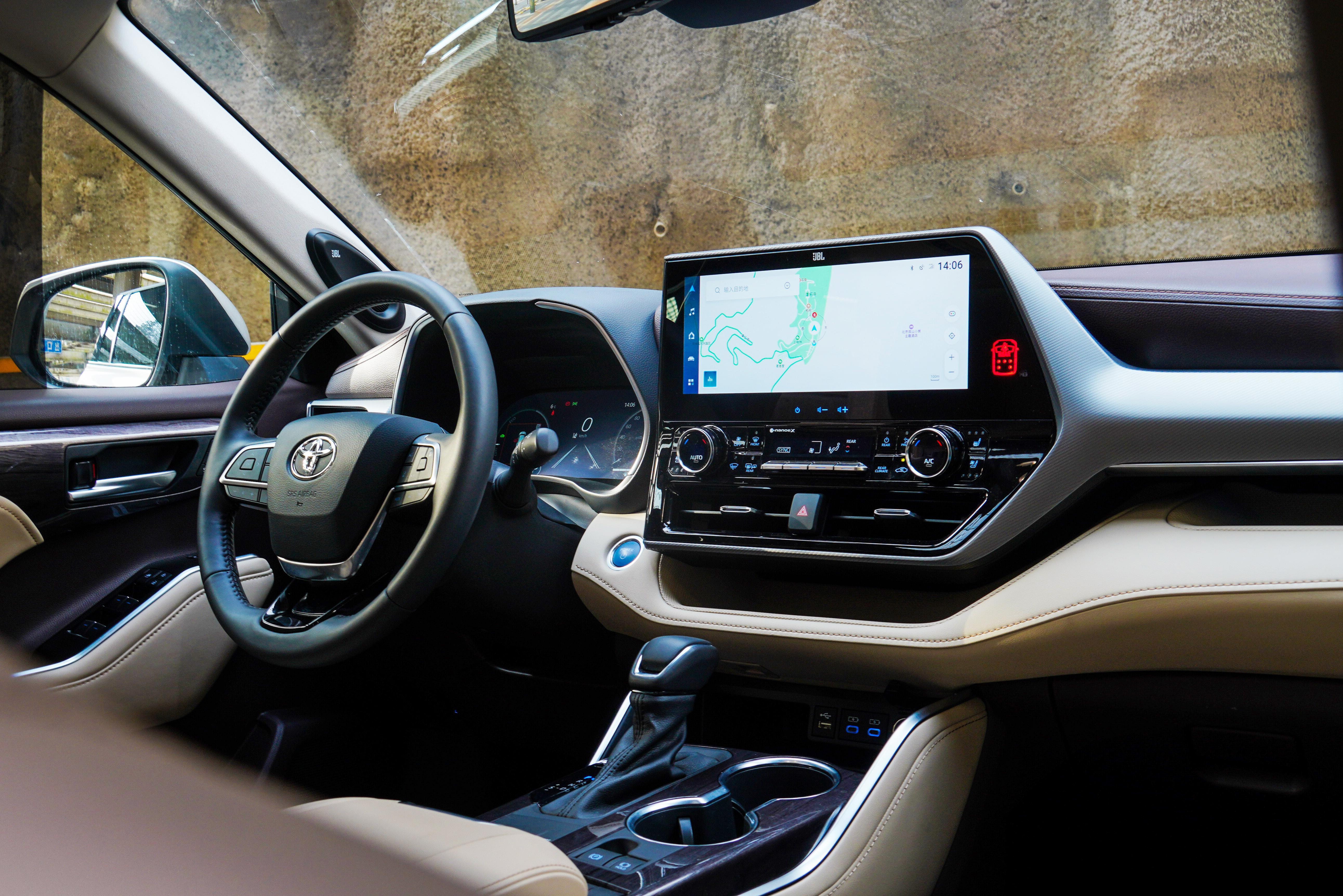 混动汉兰达对比霸道4.0,混动汉兰达和燃油版哪个好