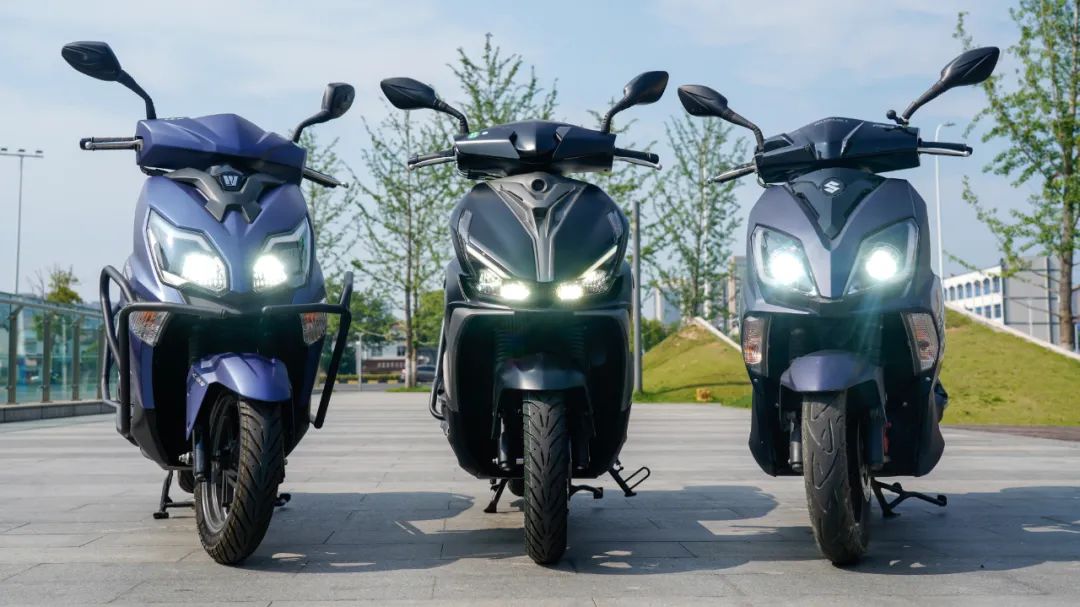 uy125和afr125哪个更省油耐造,UY125和AFR125行驶质感