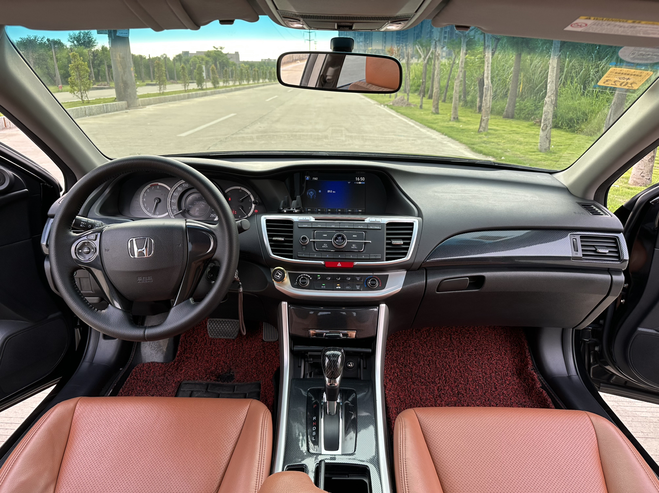 本田雅阁2015款2.0llx舒适版是几代,2015年雅阁2.0舒适版白外棕内