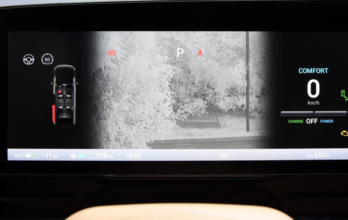 价位很接近，定位也都高端，岚图梦想家PK腾势D9，怎么选？