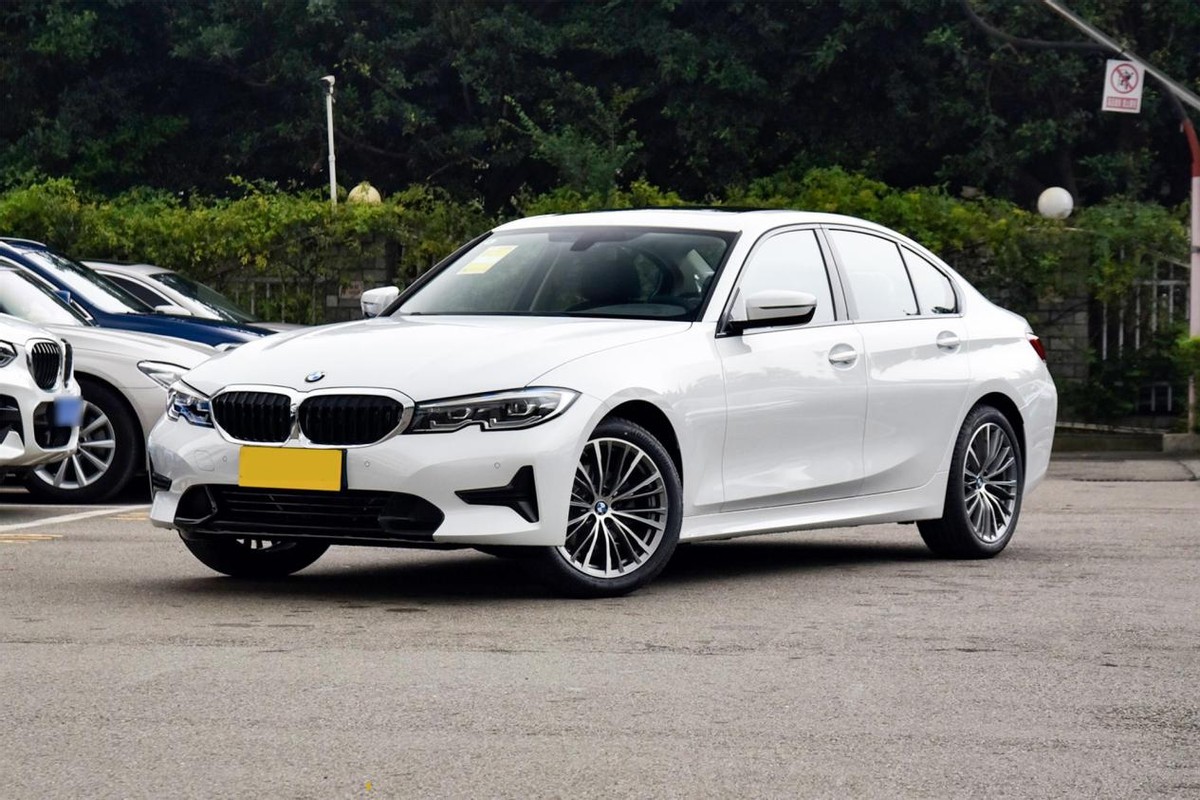 17款宝马3系320i评测,2022款3系320li运动套装第一视角