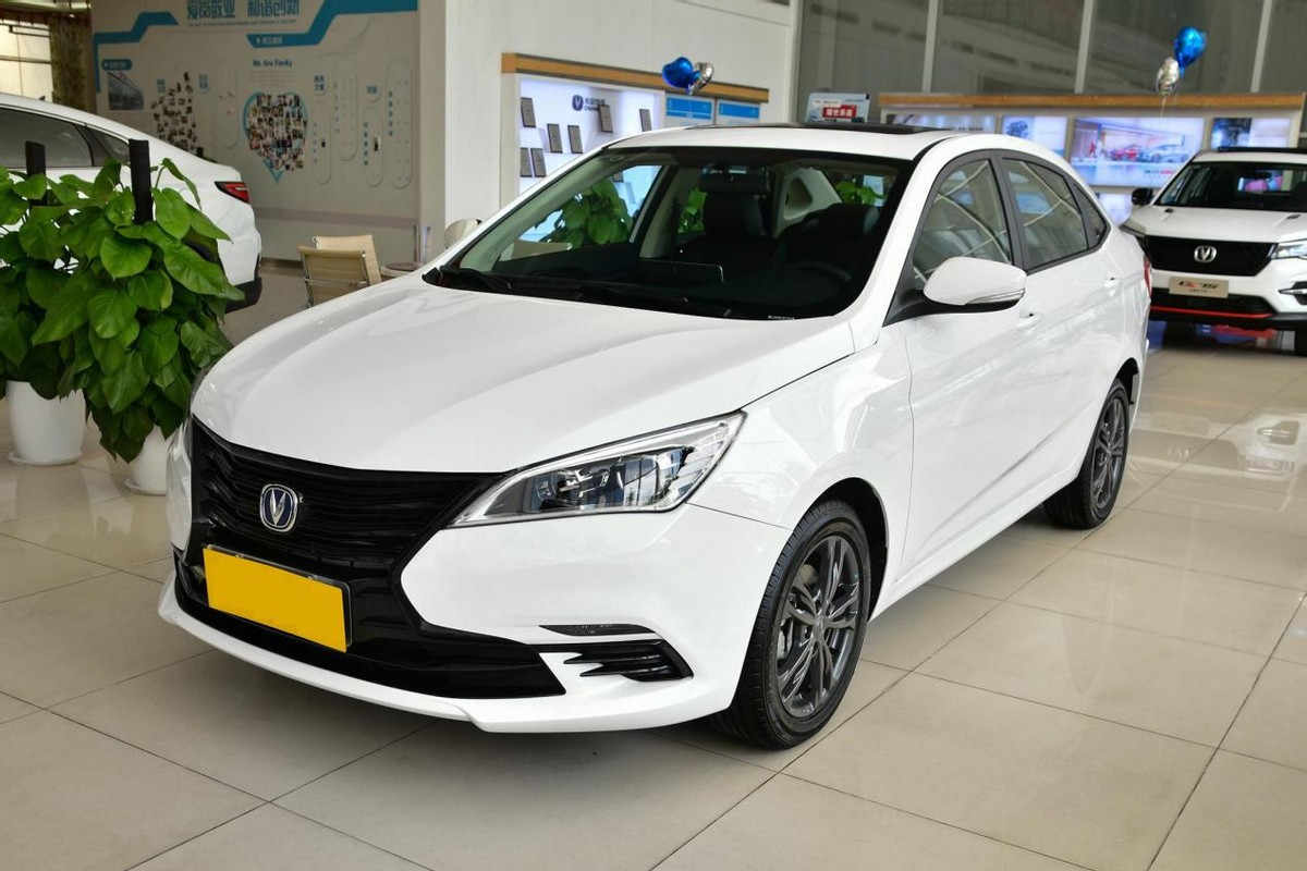 逸动dt对比新帝豪,新帝豪价格