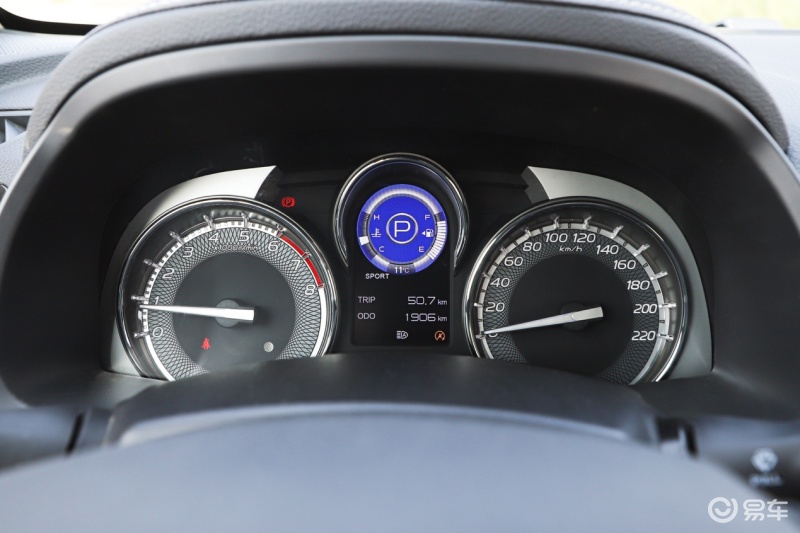 国产可家用可越野的硬派suv推荐,50万以上性价比高的硬派越野suv