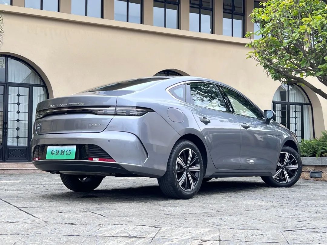 试驾驱逐舰05,比亚迪为啥有勇气停售燃油车?