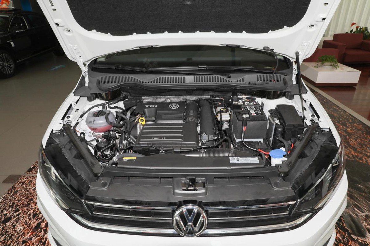 实拍高尔夫·嘉旅1.4T自动好奇型，卖16.48万，经济耐用家用不错