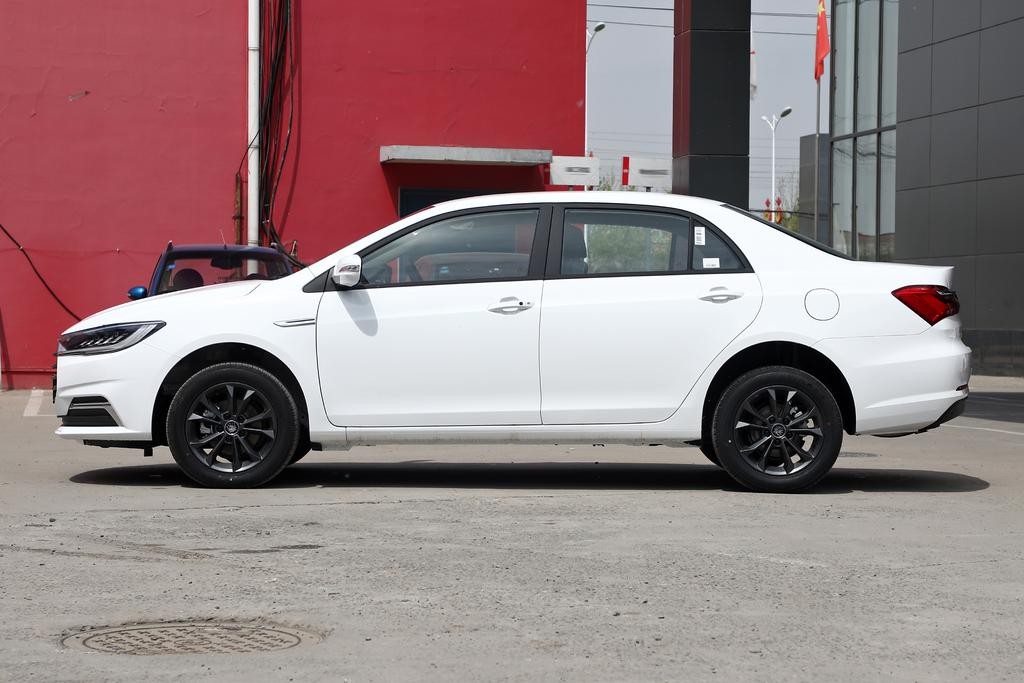 比亚迪秦最新款推荐,比亚迪秦体验