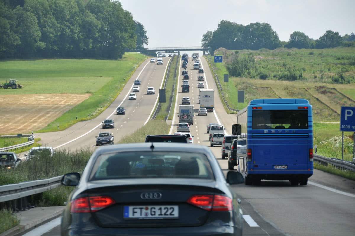 比亚迪销量超特斯拉成第一,电动汽车品牌质量排名2021特斯拉