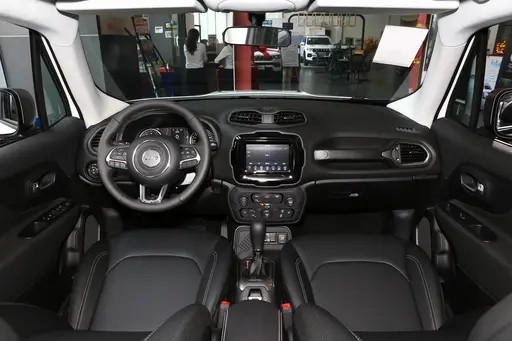 广汽菲克jeep自由侠19年二手车2.0,广汽菲克jeep自由侠2016款顶配