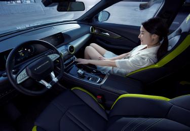 到店探雷霆，机甲风、大空间、腾讯车机，这车才卖13万起