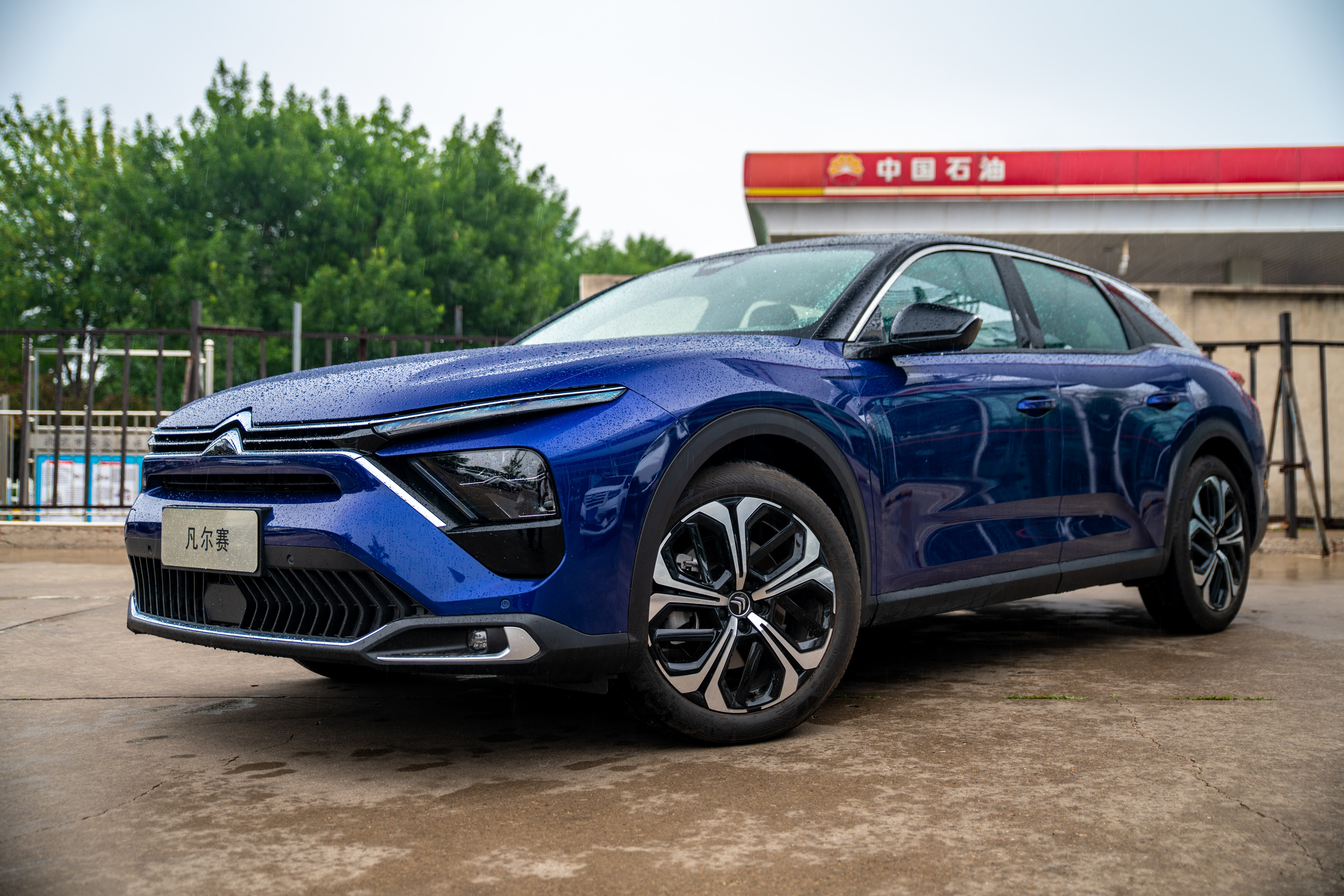 雪铁龙凡尔赛c5x还能买吗,雪铁龙凡尔赛c5x真的晃么