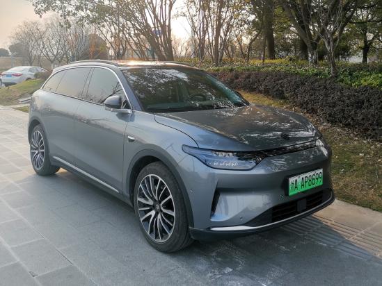 零跑c11自动泊车左右都有车,零跑t03自动泊车是哪一款