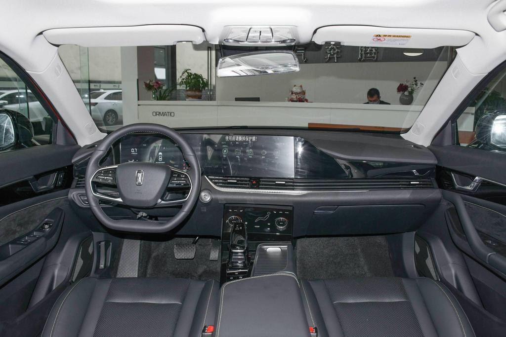 有掀背尾门，又新增了2.0T+6AT，一文带你了解新款奔腾B70