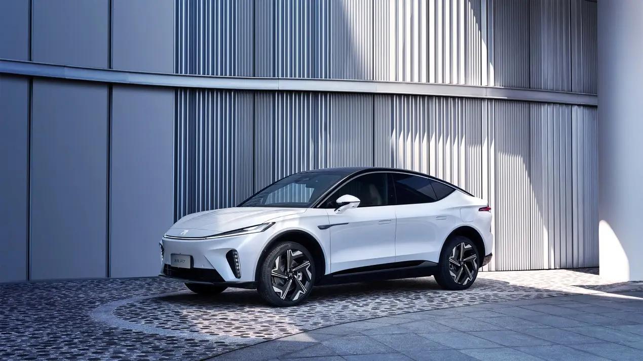 飞凡r7租电池好还是整车买好,飞凡r7年底前的购车权益