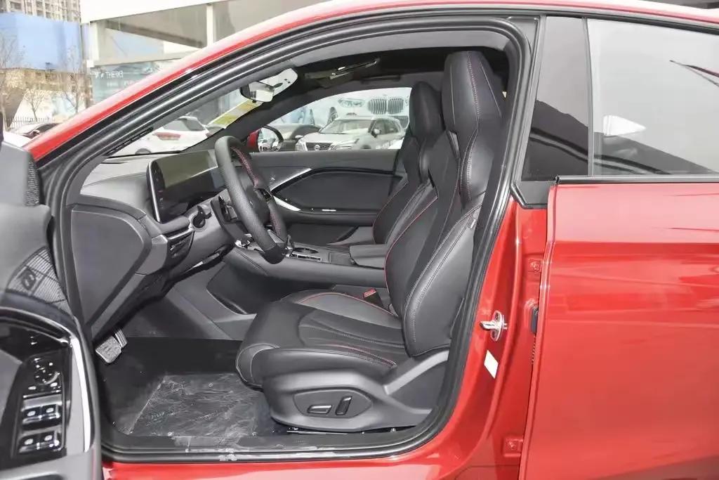 2.0t+9at动力组合名爵mg7到店实拍,名爵mg72023款1.5tdct至美优雅版