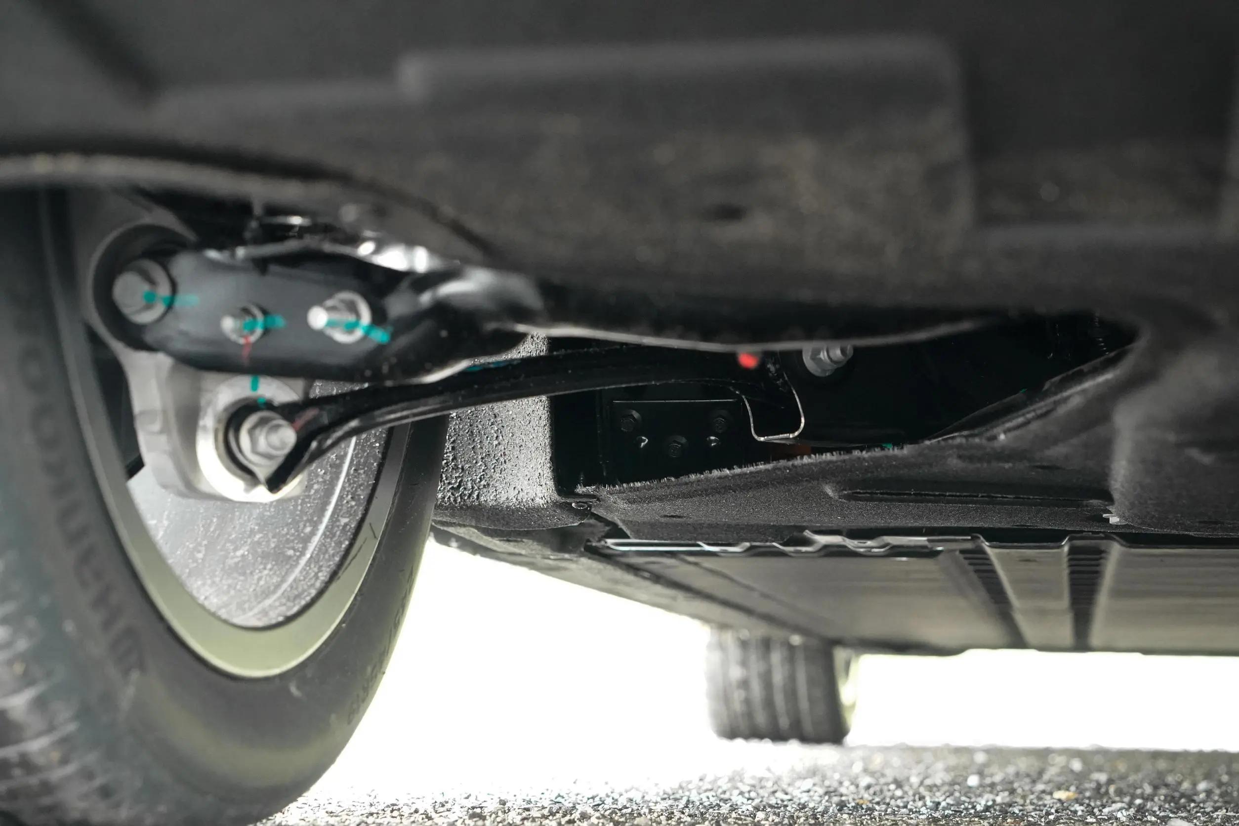 零跑c012023款525舒享版内饰白色,零跑c012023款525舒享版官方宣传片