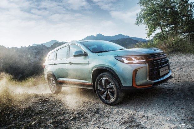 东风风行t5马赫版和荣威rx5哪个好,东风风行t5马赫版橘色