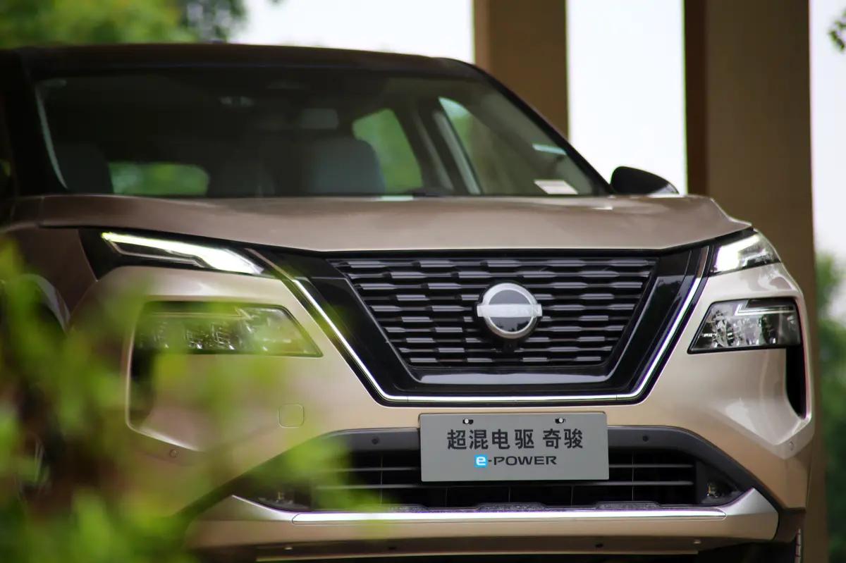 日产超混电驱奇骏到店实拍,日产奇骏e-power和魏派拿铁phev