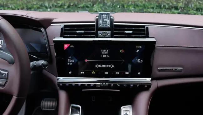 堪称“垫底”的豪华品牌，手握三款新车，DS到底还有没有活路？