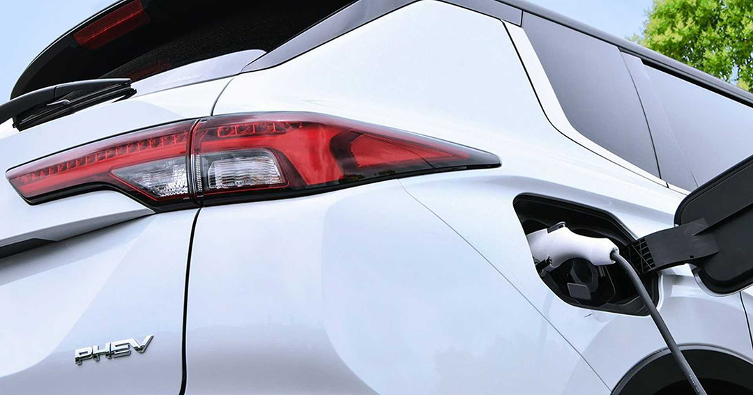 全新欧蓝德越野性能,三菱欧蓝德3.0v6发动机油耗多少