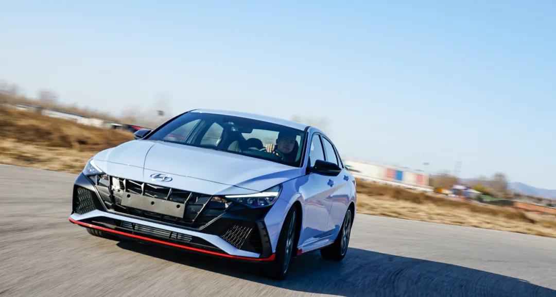 真正的钢炮有多厉害,韩国现代钢炮