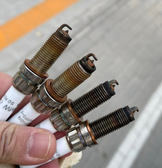 宝马3系油底壳渗油怎么处理,2020款宝马3系渗油