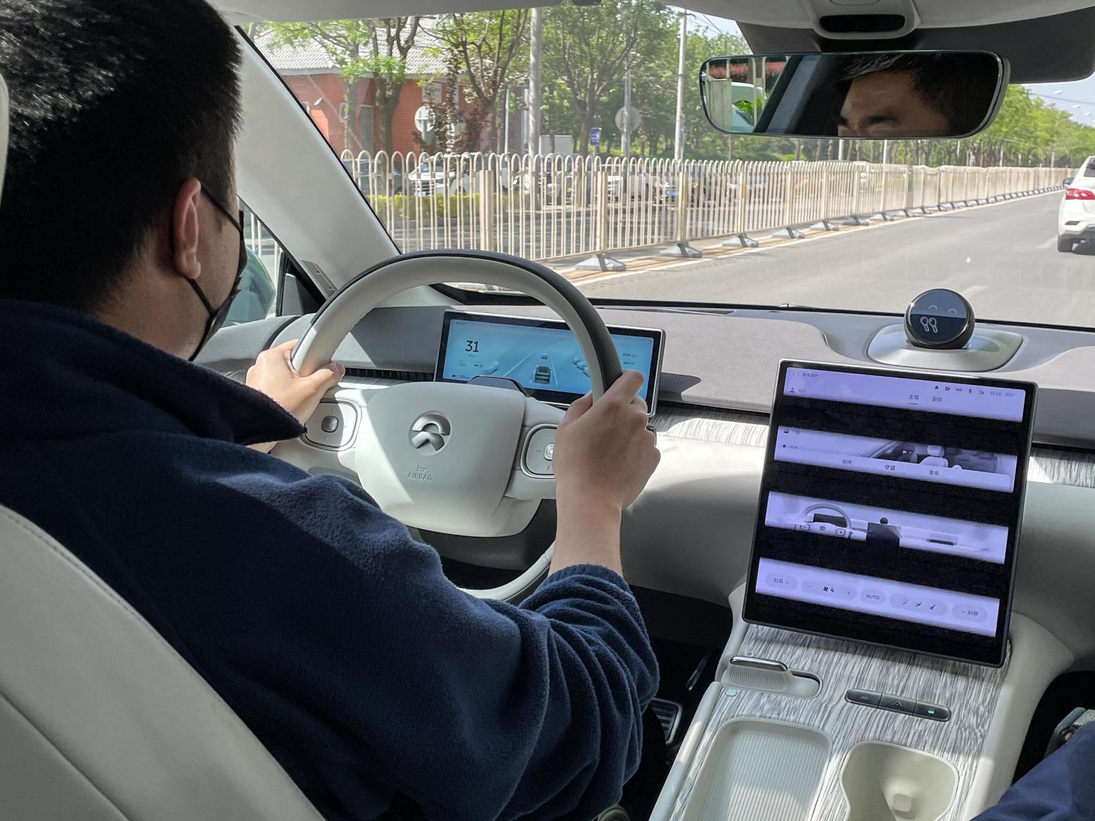 蔚来汽车值得购买吗es6,兼顾智能与豪华试驾蔚来et7