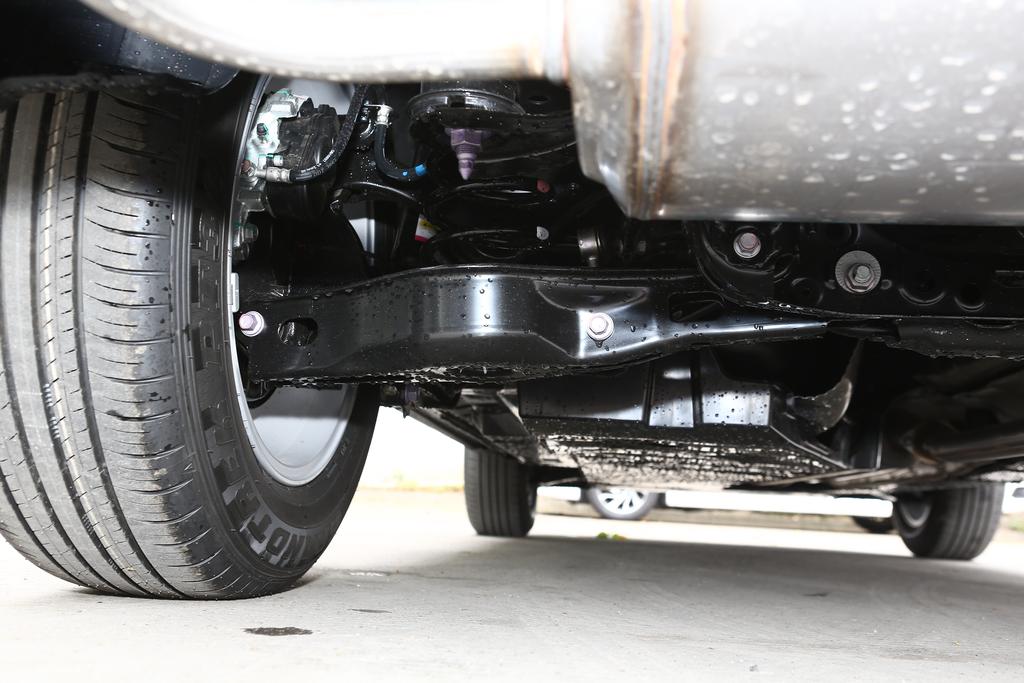 汽车发动机舱怎么清洗可靠,汽车发动机舱怎么清洗比较好