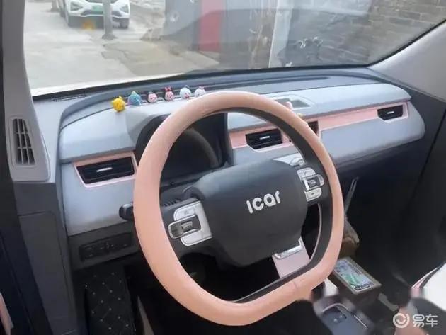 奇瑞qq冰淇淋对比五菱mini,奇瑞qq冰淇淋与宏光mini