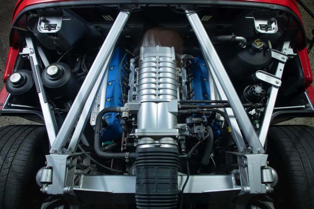 随车赠送签名吉他一把，美国著名歌手转让2005年低里程福特GT