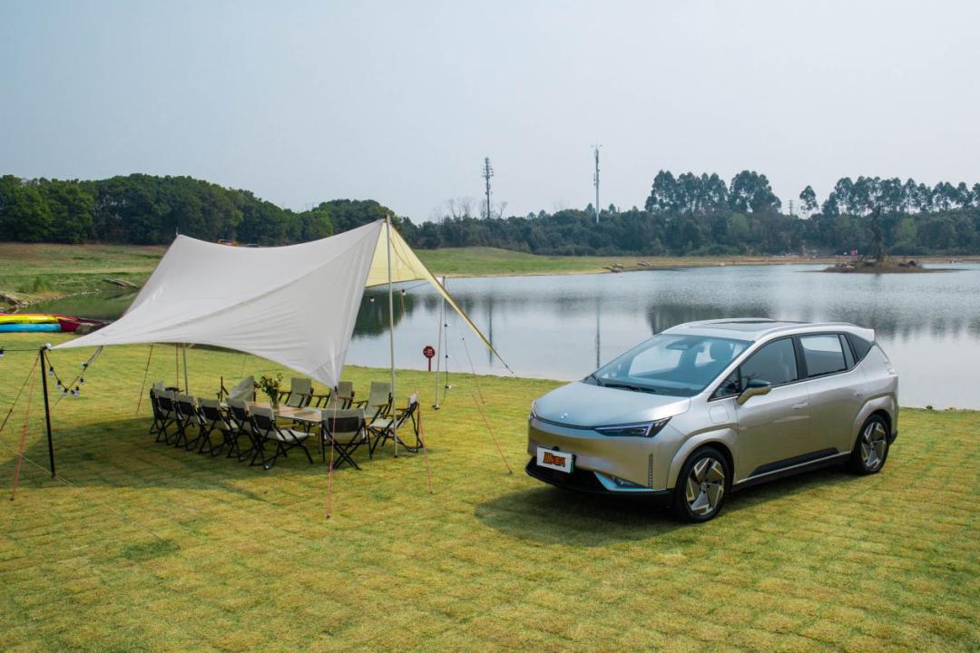 合创z03对比aiony如何选择,合创z03和aiony有什么区别