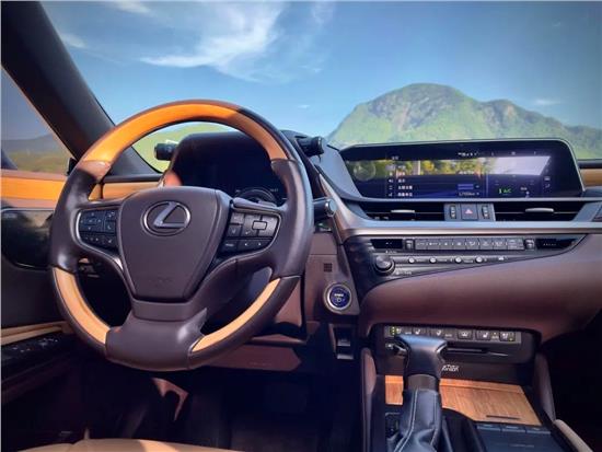 20年es300h行政版黑色,es300h第六代和第七代区别