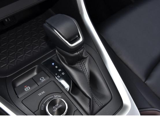 2011年丰田rav4荣放2.4现在值多少钱,2011年丰田rav4荣放二手车2.0油耗