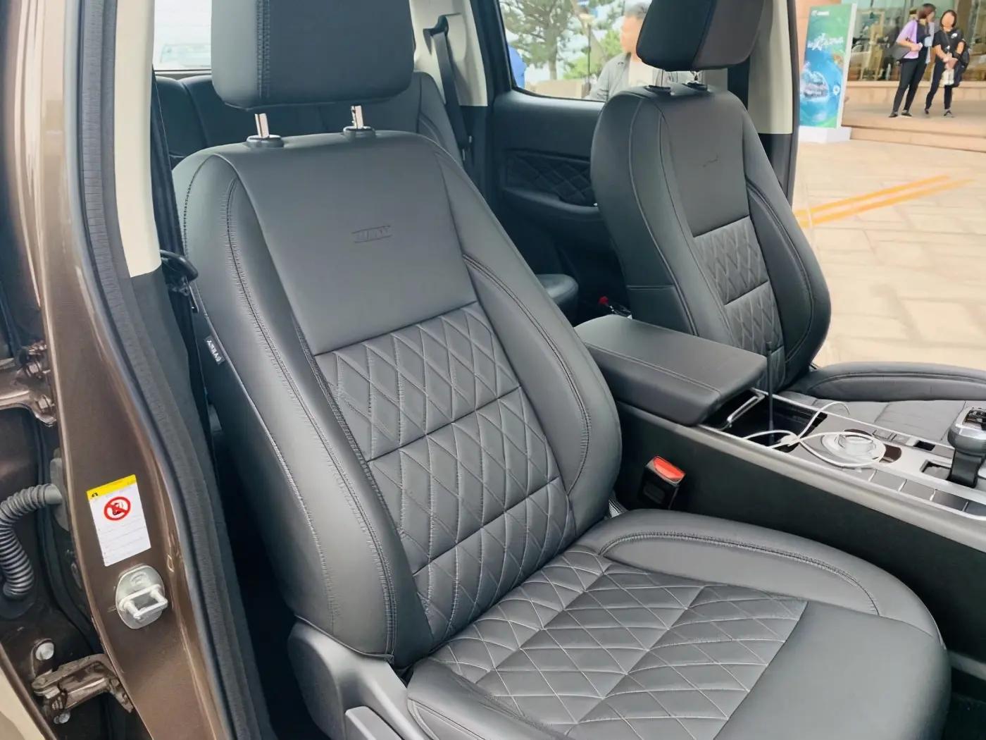 长城炮商用版跟同级别皮卡车对比,全新长城炮高端皮卡路试