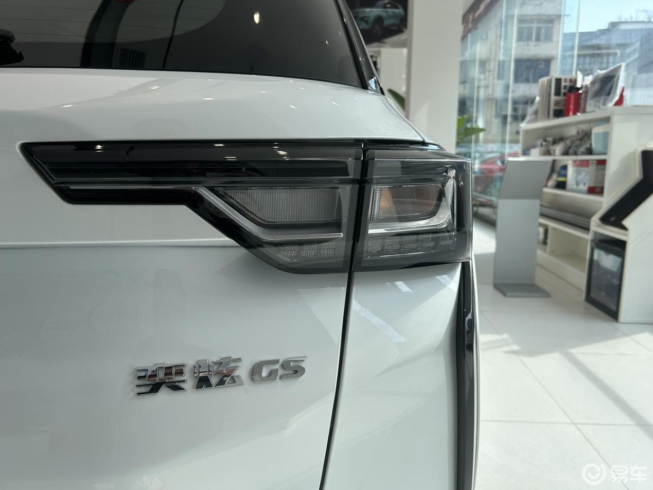 东风风神奕炫2021款后备箱,东风风神奕炫max后备箱