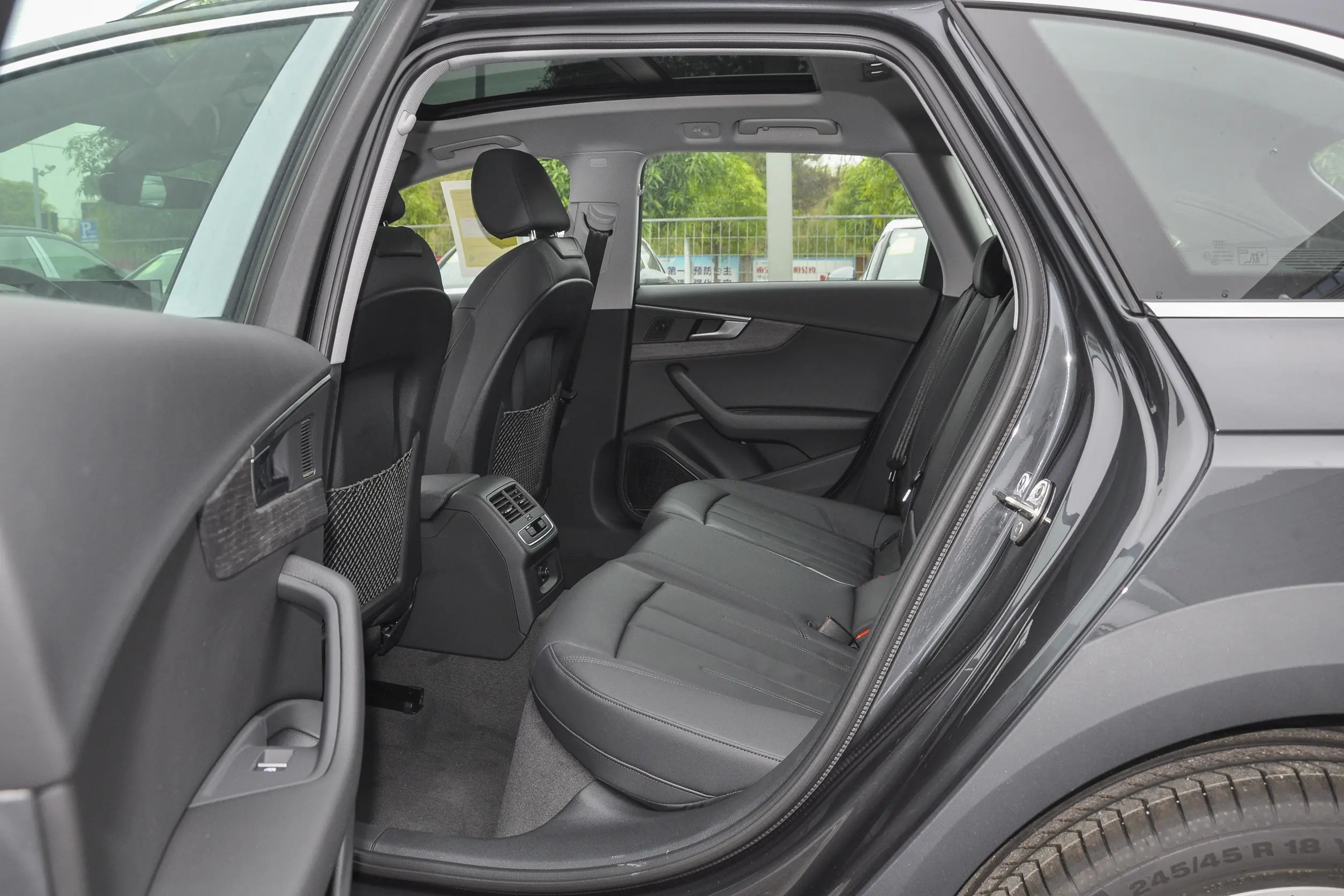 沃尔沃v60和奥迪a4旅行车哪个好,奥迪a4旅行车avant落地价